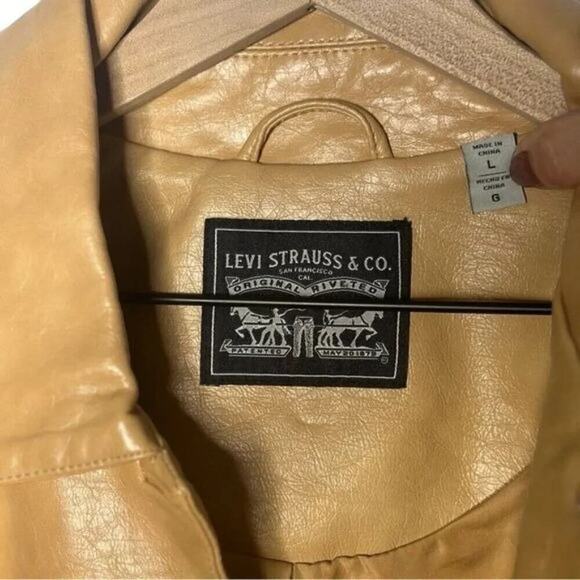 Levi's Oversize Tan Faux Leather Relaxed Button Front Jacket Size Large - Picture 11 of 16